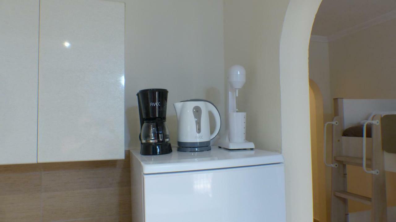 White Apartment 70M From The Sea Nea Peramos  Exterior photo